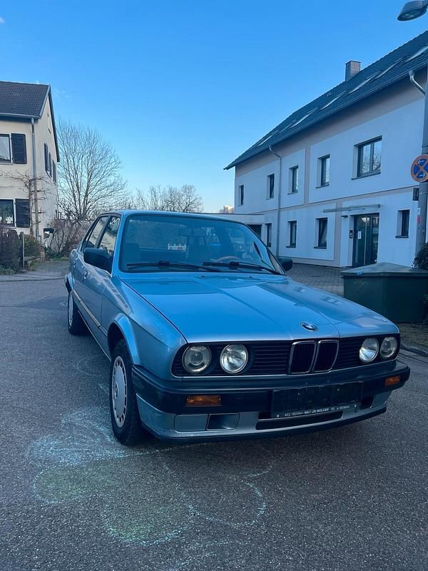 Gebraucht BMW 316 Basis 102 PS (75 kW) 1990 Blau Limousine