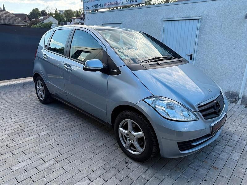 Gebraucht Mercedes A160 95 PS (69 kW) 2010 Silber Limousine