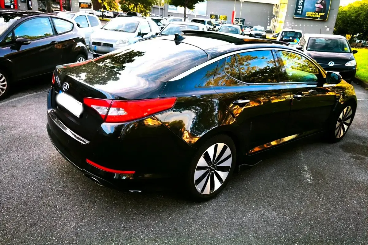 Gebraucht Kia Optima 136 PS (100 kW) 2012 Schwarz Limousine