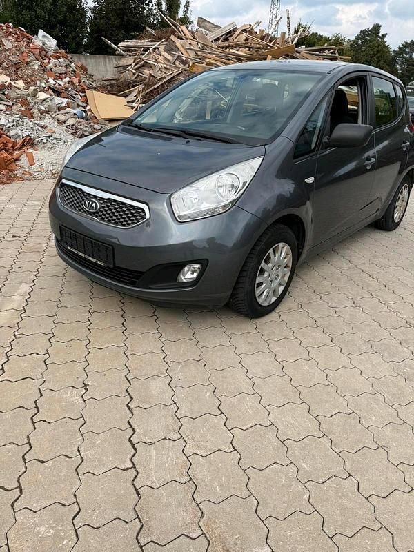 Grau Gebraucht 2010 Kia Venga 2 Kleinwagen | 3.250 € (Guter Preis) - Bild 1/4