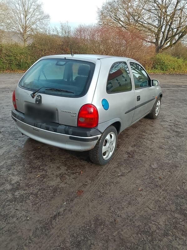 Gebraucht Opel Corsa 65 PS (47 kW) 2000 Silber Kleinwagen