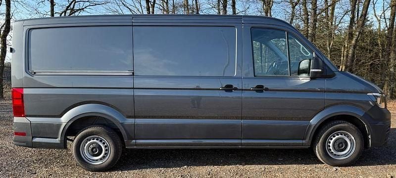 Gebraucht VW Crafter 102 PS (75 kW) 2023 Grau Van