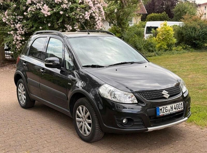 Schwarz Gebraucht 2011 Suzuki SX4 Style Limousine | 7.750 € (Fairer Preis) - Bild 1/4
