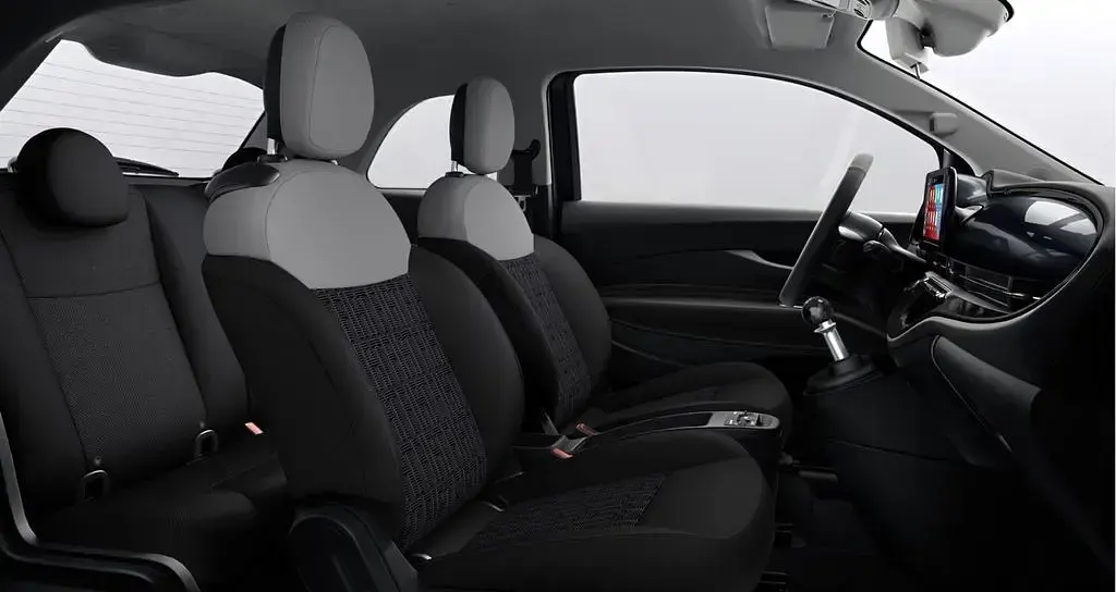 Neu Fiat 500 Icon 65 PS (47 kW) 2026 Schwarz Limousine