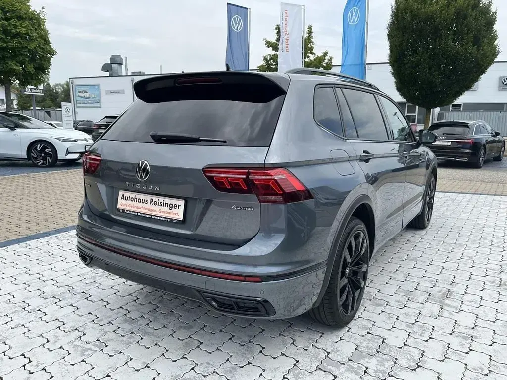 Gebraucht VW Tiguan Allspace R-line 245 PS (180 kW) 2023 Grau SUV