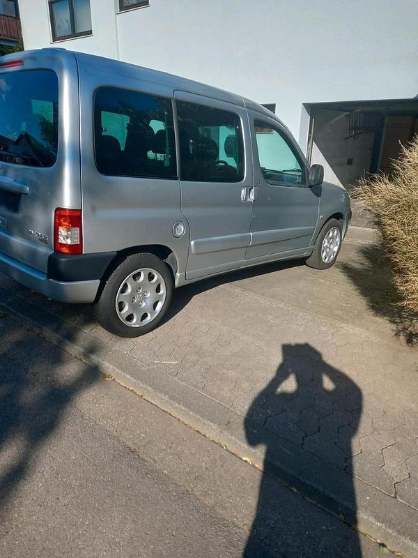 Gebraucht Peugeot Partner 109 PS (80 kW) 2007 Silber Van / Kleinbus