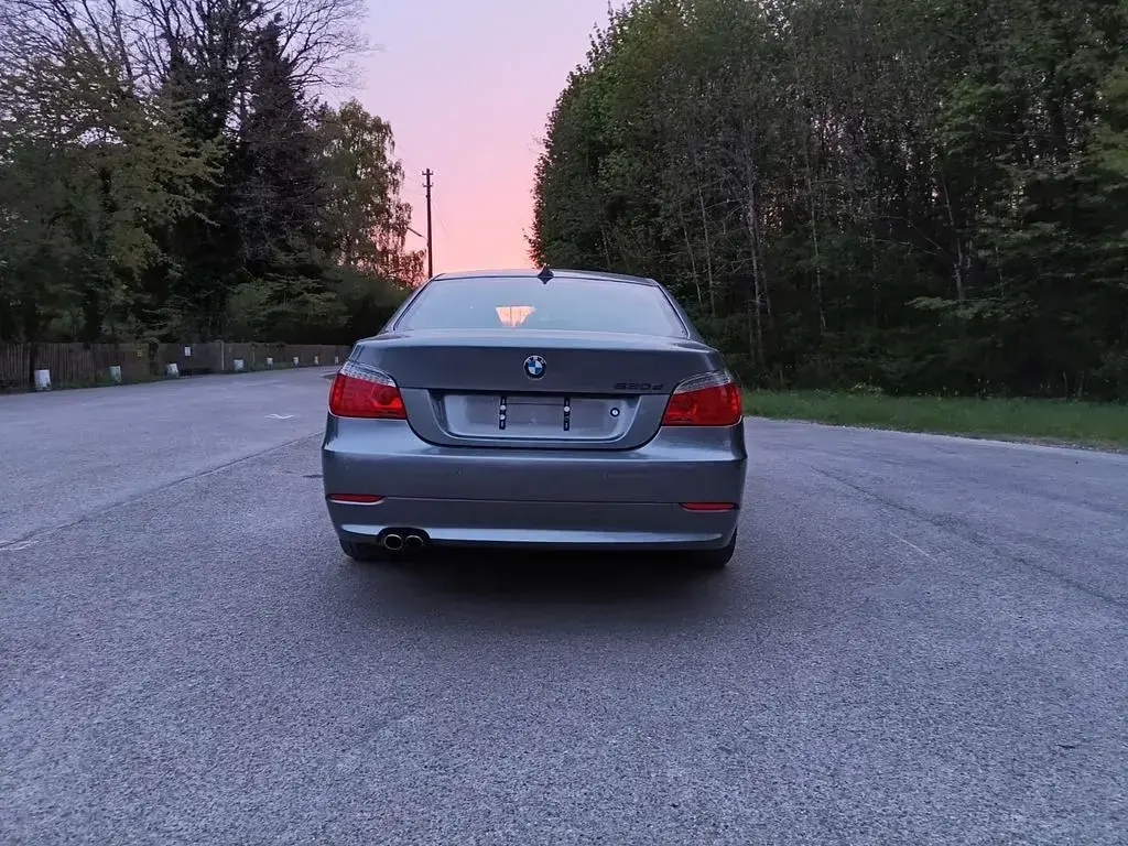 Second-hand BMW 525 197 CP (144 kW) 2008 Argintiu Berlinǎ
