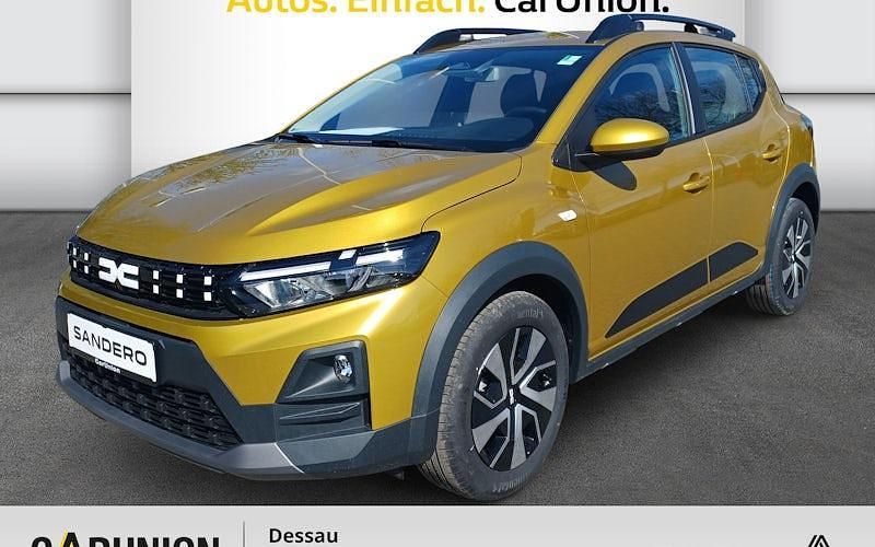 Neu Dacia Sandero Expression 110 PS (80 kW) 2026 Gelb Limousine