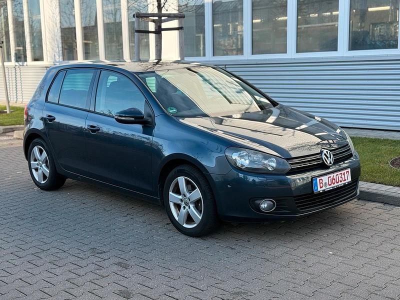 Blau Gebraucht 2011 VW Golf VI Comfortline Limousine | 5.699 € (Guter Preis) - Bild 1/4