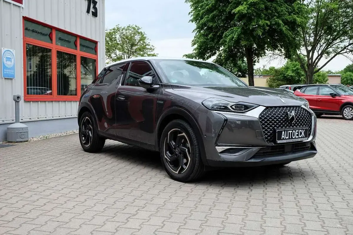 Gebraucht DS Automobiles DS3 Crossback So Chic 101 PS (74 kW) 2019 Platinumgrau SUV