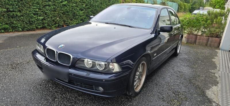 Blau Gebraucht 2001 BMW 520 Limousine | 4.790 € - Bild 1/4