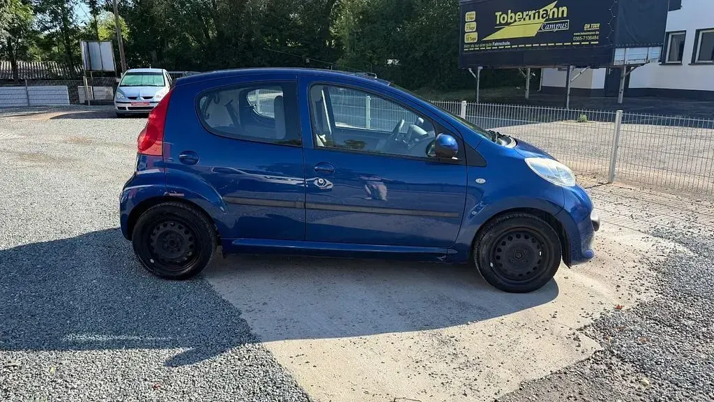 Gebraucht Peugeot 107 68 PS (50 kW) 2008 Blau Kleinwagen