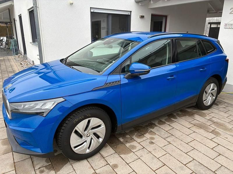 Blau Gebraucht 2023 Skoda Enyaq iV SUV | 18.870 € (Superpreis) - Bild 1/4