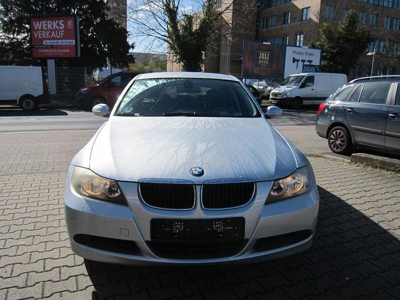 Gebraucht BMW 320 150 PS (110 kW) 2007 Silber Kombi
