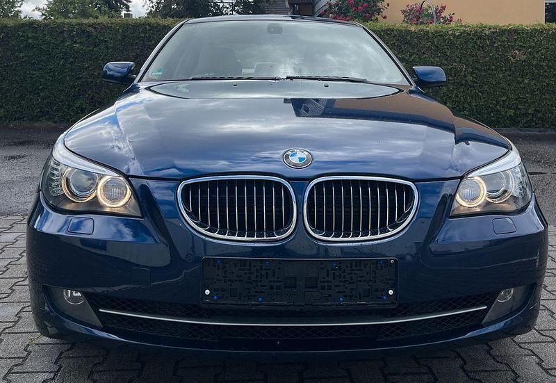 Gebraucht BMW 525 Sport Line 197 PS (144 kW) 2008 Blau Limousine