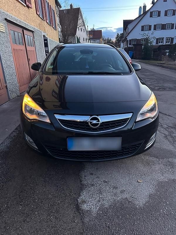 Gebraucht Opel Astra 110 PS (80 kW) 2012 Schwarz Kombi