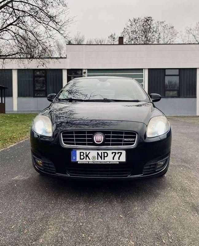 Schwarz Gebraucht 2010 Fiat Croma Dynamic Kombi | 3.800 € (Etwas zu teuer) - Bild 1/4