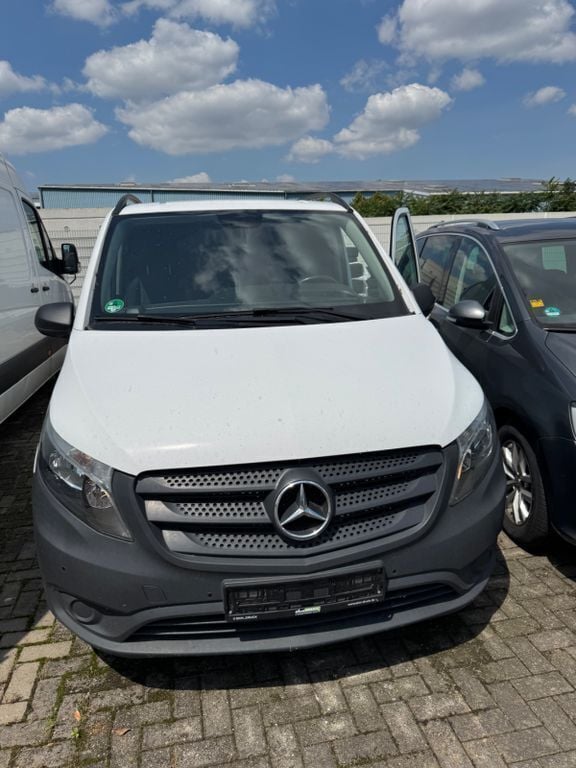 Weiß Gebraucht 2019 Mercedes Vito Van / Kleinbus | 19.500 € (Superpreis) - Bild 1/4
