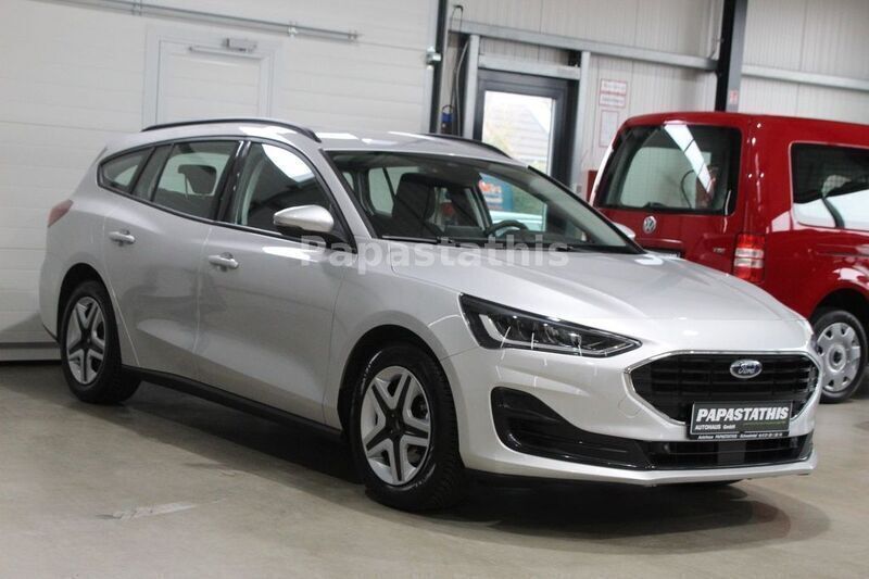 Silber Gebraucht 2022 Ford Focus Cool & Connect Limousine | 18.990 € (Guter Preis) - Bild 1/4