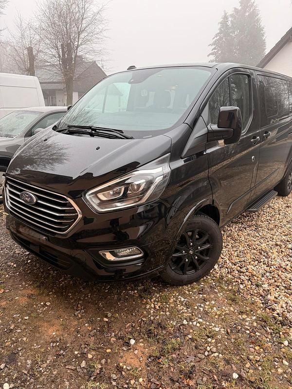 Gebraucht Ford Tourneo Titanium X 185 PS (136 kW) 2021 Schwarz Van / Kleinbus