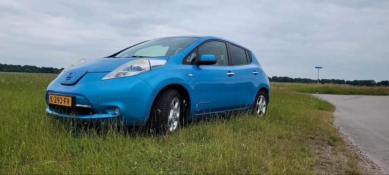 Blau Gebraucht 2012 Nissan Leaf Kleinwagen | 12.100 € - Bild 1/4