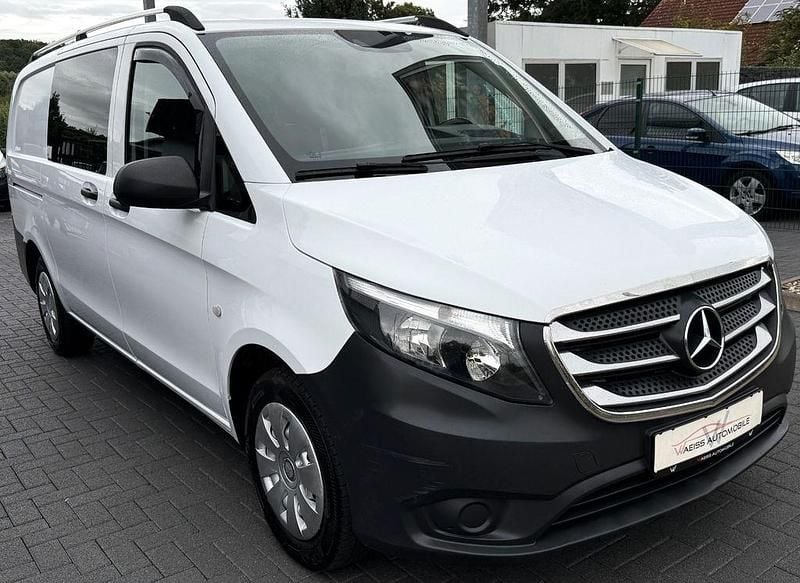 Weiß Gebraucht 2016 Mercedes Vito Van / Kleinbus | 9.999 € (Superpreis) - Bild 1/4