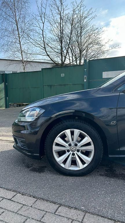 Gebraucht VW Golf VII Join 86 PS (63 kW) 2018 Schwarz Limousine