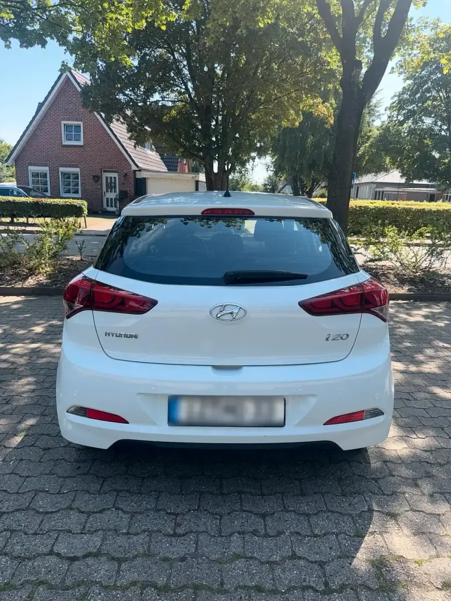 Gebraucht Hyundai i20 Active 81 PS (59 kW) 2016 Weiß Kleinwagen
