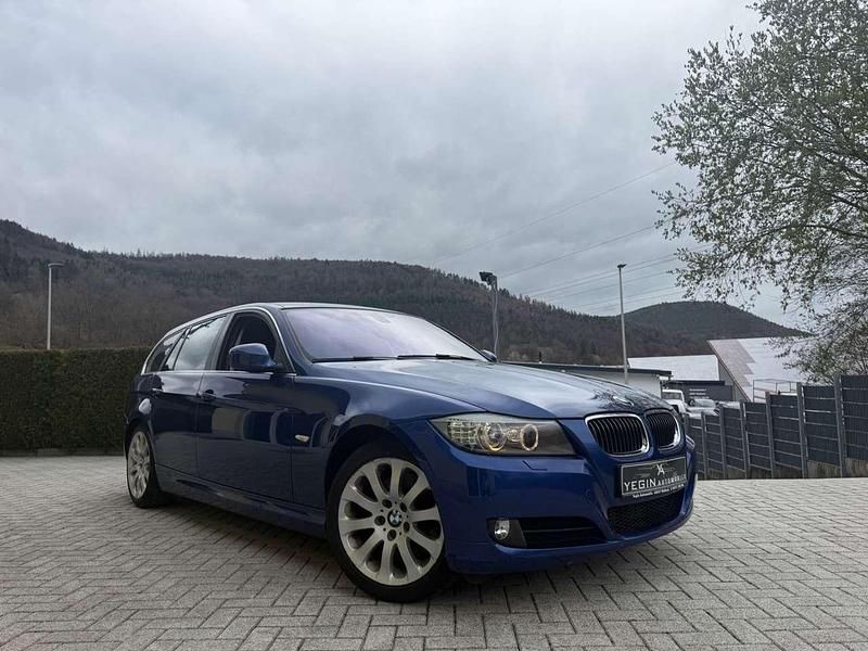 Gebraucht BMW 325 204 PS (150 kW) 2011 Blau Kombi