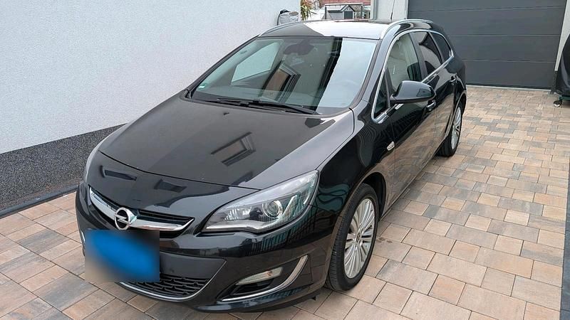 Gebraucht Opel Astra Innovation 160 PS (117 kW) 2013 Schwarz Kombi