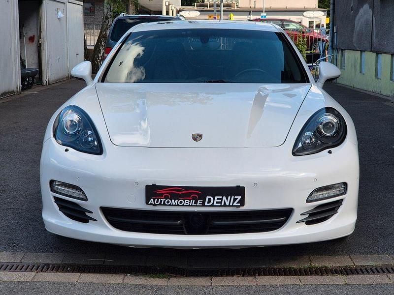 Weiß Gebraucht 2012 Porsche Panamera Limousine | 27.999 € (Guter Preis) - Bild 1/4