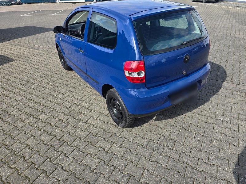 Gebraucht VW Fox 54 PS (39 kW) 2007 Blau Kleinwagen