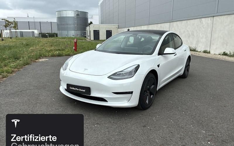 Weiß Gebraucht 2021 Tesla Model 3 Long Range Limousine | 25.500 € (Teuer) - Bild 1/4