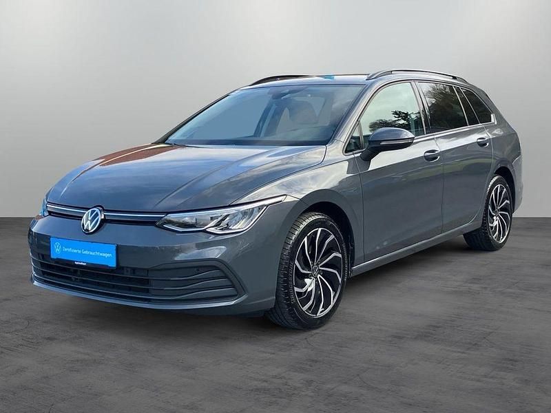 Gebraucht VW Golf VIII Life 150 PS (110 kW) 2022 Delfingrau metallic Kombi