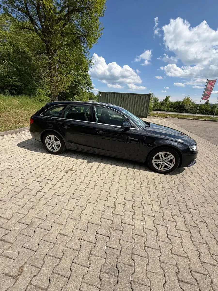 Gebraucht Audi A4 143 PS (105 kW) 2011 Schwarz Kombi