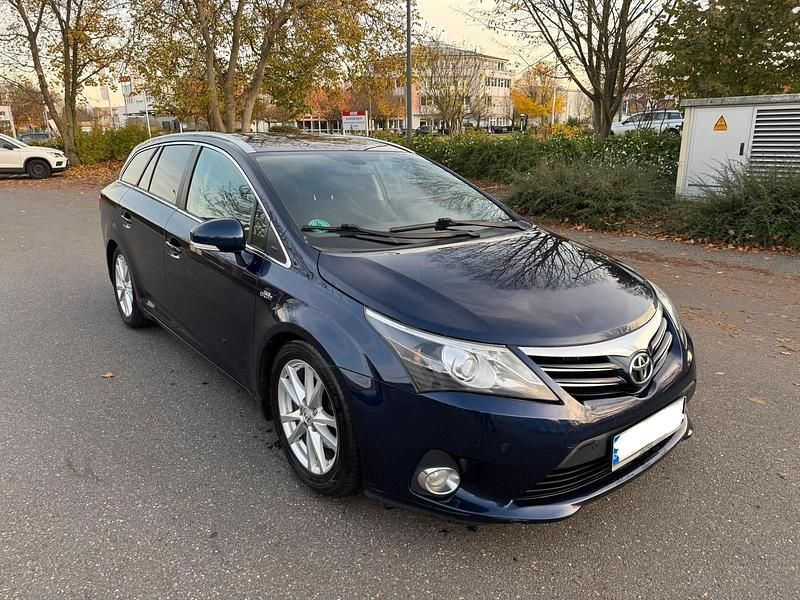 Blau Gebraucht 2012 Toyota Avensis Kombi | 6.900 € (Fairer Preis) - Bild 1/4