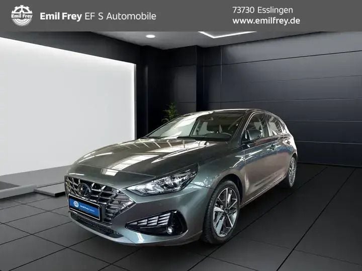 Silber Gebraucht 2023 Hyundai i30 Trend Limousine | 16.890 € (Guter Preis) - Bild 1/4