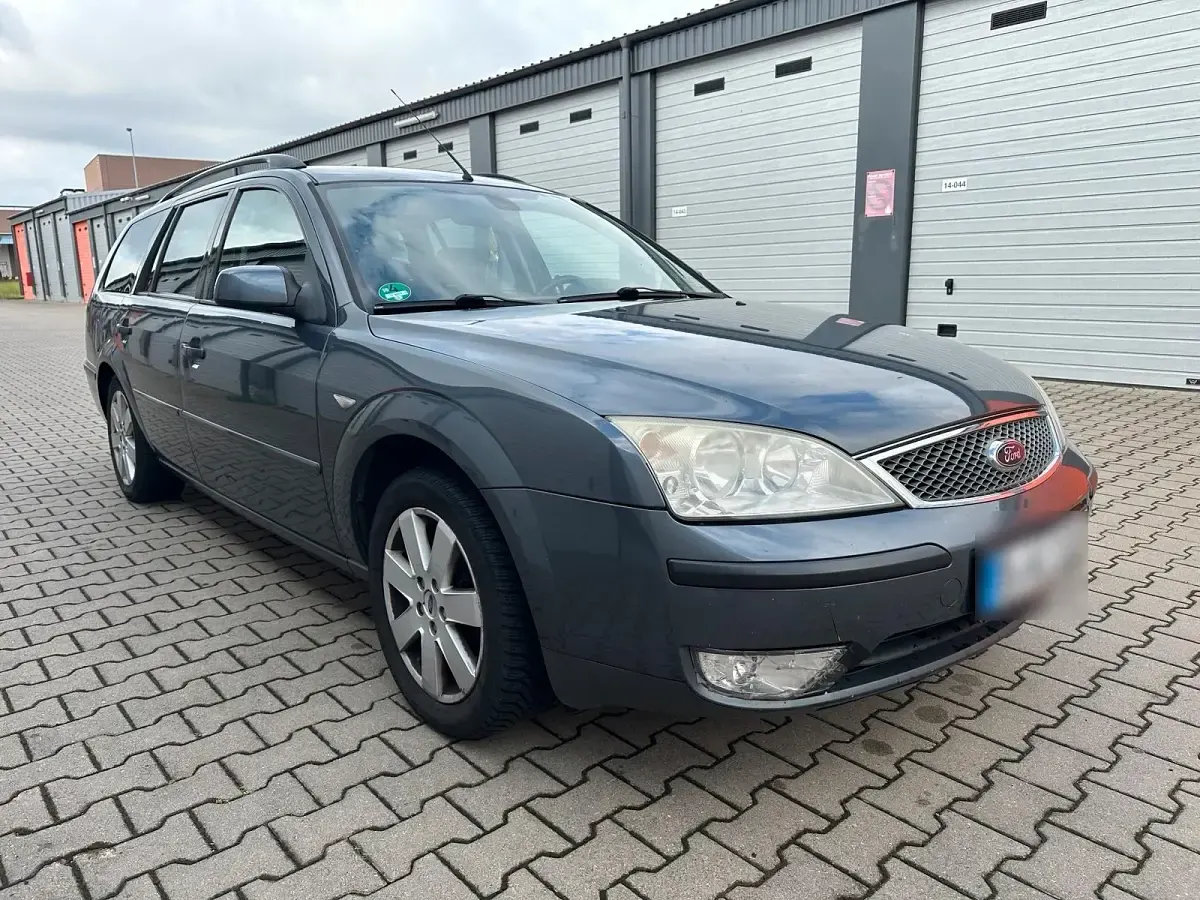 Gebraucht Ford Mondeo 125 PS (91 kW) 2005 Grau Kombi