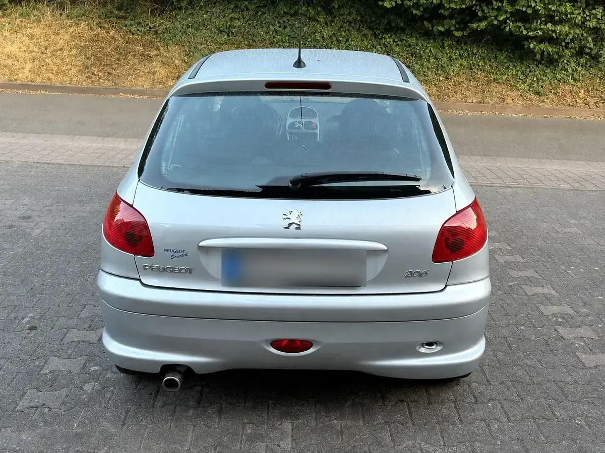 Gebraucht Peugeot 206 109 PS (80 kW) 2004 Silber Kleinwagen