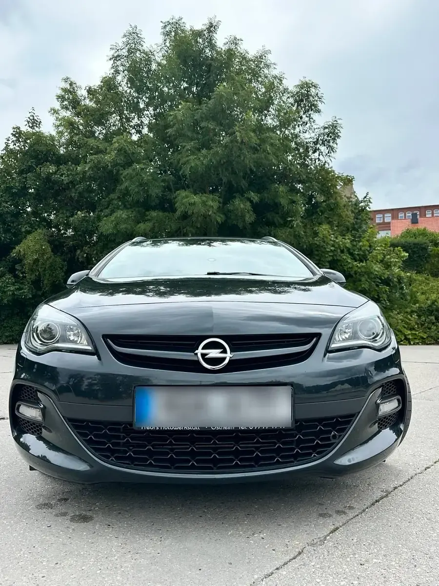 Gebraucht Opel Astra 194 PS (142 kW) 2014 Schwarz Kombi