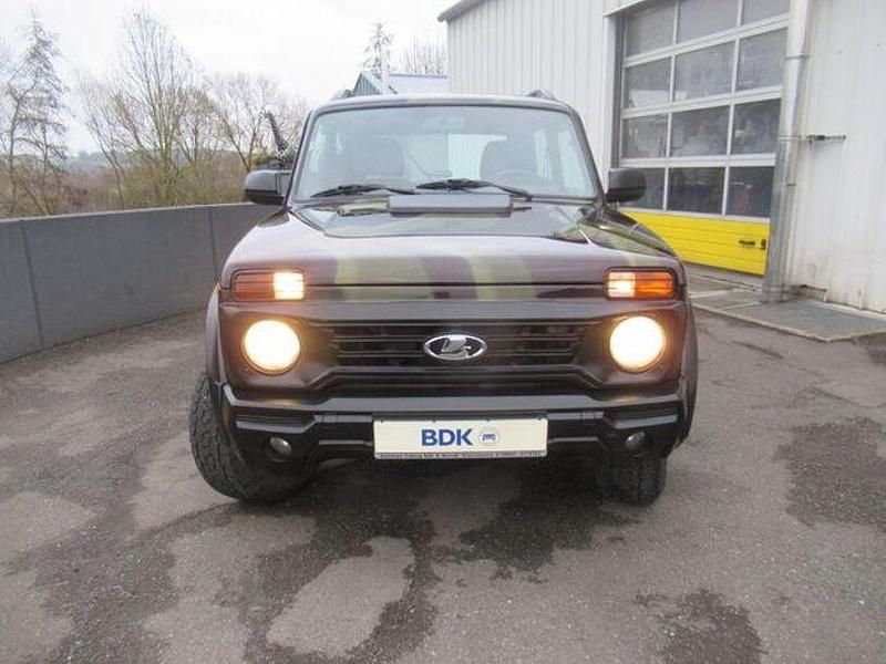 Gebraucht Lada niva 61 PS (44 kW) 2010 Andere SUV