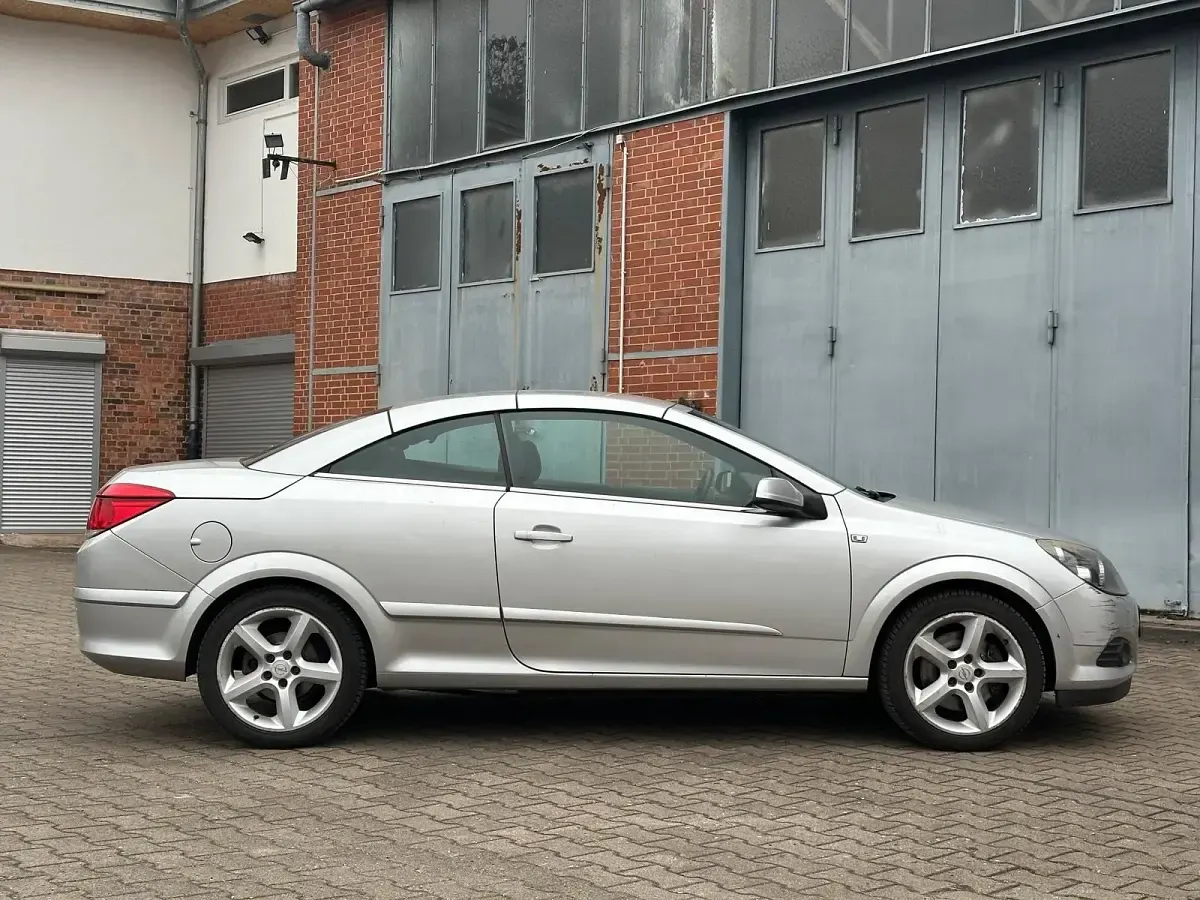 Gebraucht Opel Astra 200 PS (147 kW) 2008 Silber Cabrio