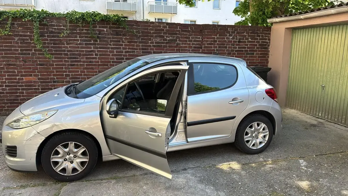 Gebraucht Peugeot 207 95 PS (69 kW) 2010 Kleinwagen