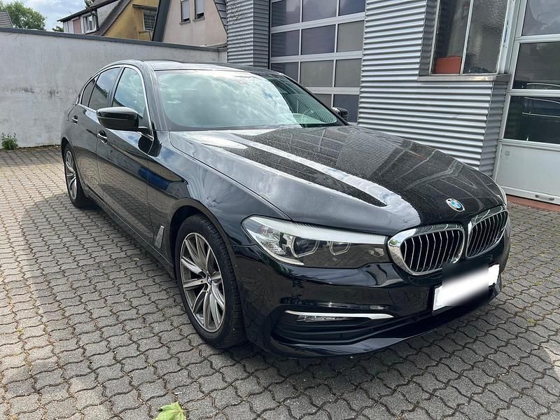 Schwarz Gebraucht 2018 BMW 520 Limousine | 18.400 € (Superpreis) - Bild 1/4