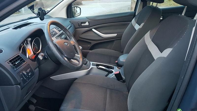 Gebraucht Ford Kuga 140 PS (102 kW) 2011 Grau SUV