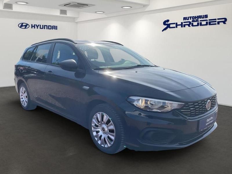 Gebraucht Fiat Tipo More 120 PS (88 kW) 2018 Schwarz Kombi