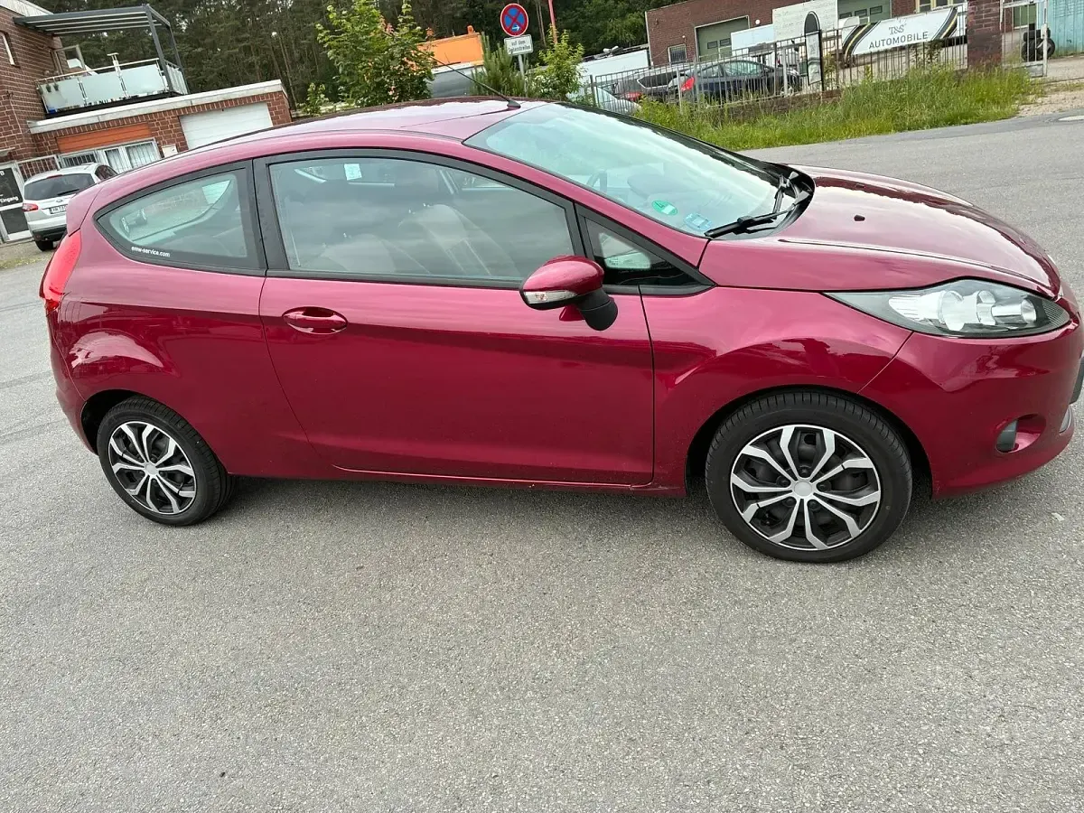 Gebraucht Ford Fiesta 82 PS (60 kW) 2008 Rot Kleinwagen