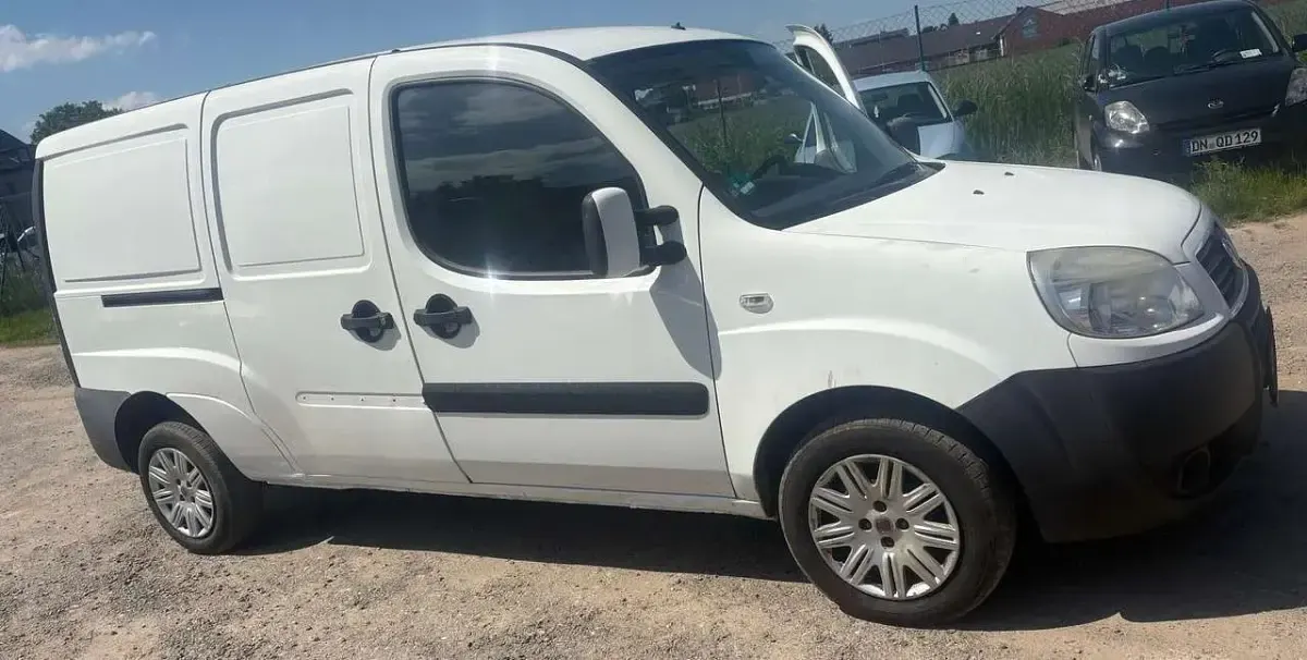 Gebraucht Fiat Doblò 101 PS (74 kW) 2009 Weiß Van / Kleinbus