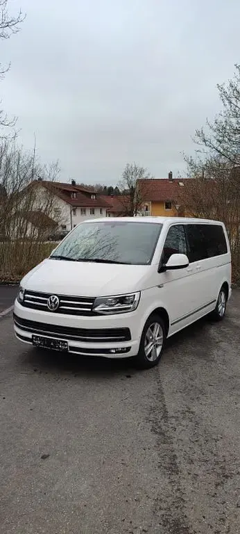 Gebraucht VW Multivan Highline 204 PS (150 kW) 2016 Weiß Van / Kleinbus