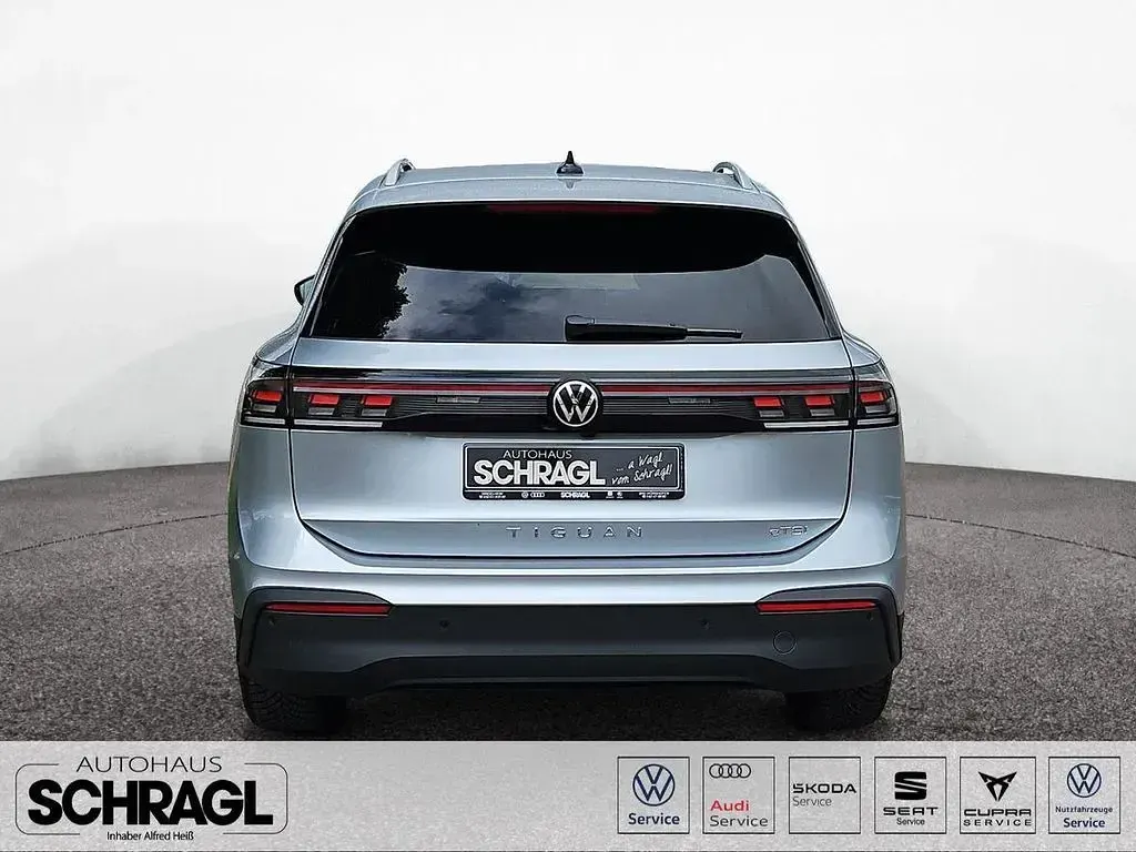 Gebraucht VW Tiguan Life 150 PS (110 kW) 2026 Oyster silver metallic SUV